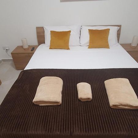 Centre Point Comfort Apartment St. Paul's Bay Bagian luar foto